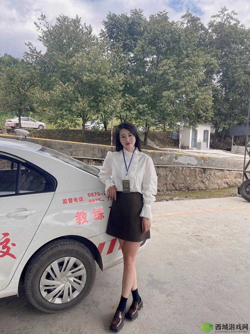 教练晚上带女学员练车正常吗之探讨