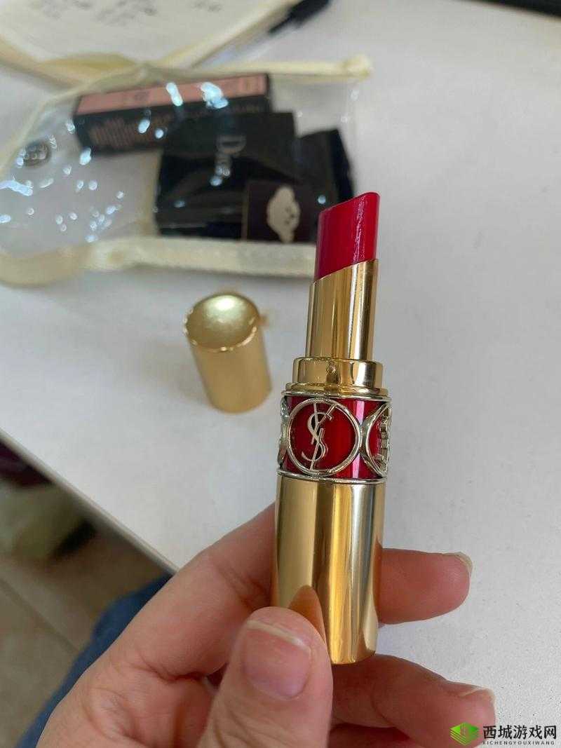 水蜜桃 YSL 姨妈色：独特魅力引领时尚潮流